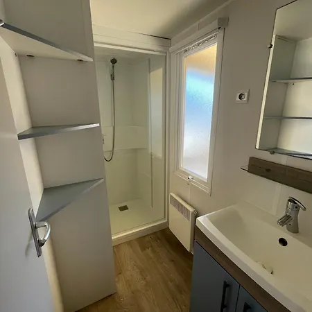 Üdülőpark Mobil Home Avec Terrasse
